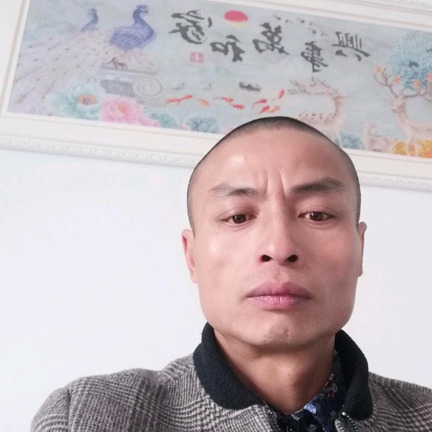 沉默大叔头像